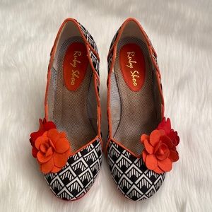 Ruby Shoo Navy Heels with flowers (ModCloth) Size 38
